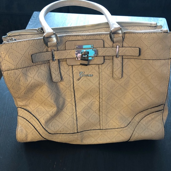 Cream Guess Purse - Picture 2 of 4
